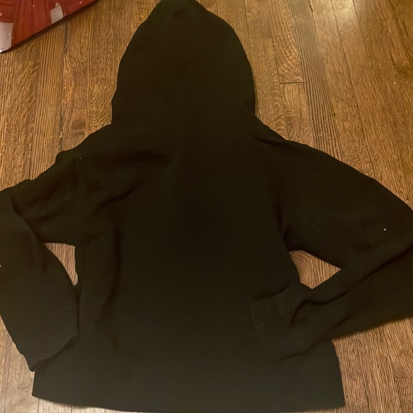 Queen of Hearts Black Cropped Hoodie with Ribbon Draw String - Picture 5 of 5